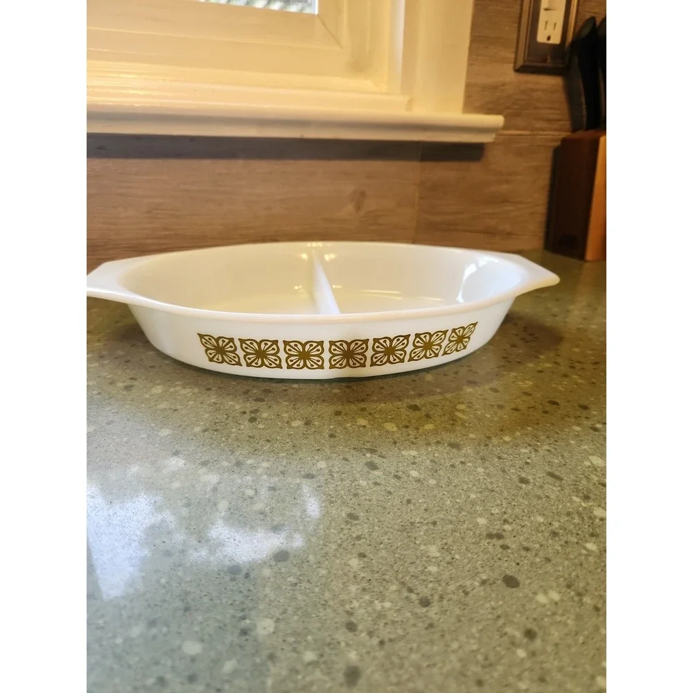 Vintage Pyrex Verde Floral 1 Quart Divided Casserole Dish Avocado Green